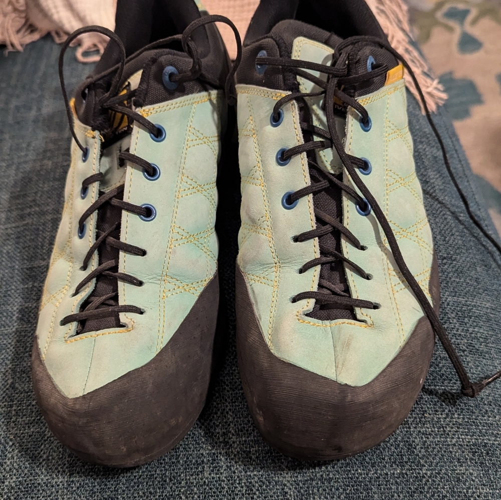 5.10 Approach Shoes